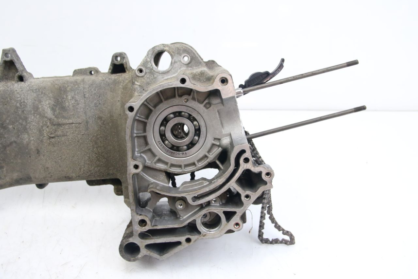 photo de CÁRTER DE MOTOR INFERIOR APRILIA SCARABEO 4T 50 (2009 - 2017) - Marcados y referencias originales