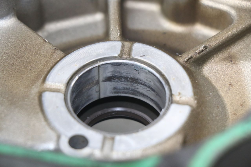 photo de CARTER APRILIA SCARABEO GT 125 (1999 - 2007) - Detalles de los puntos de fijación