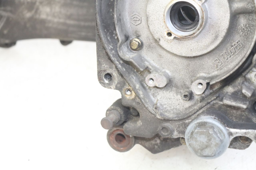 photo de CÁRTER DE MOTOR INFERIOR APRILIA SCARABEO 100 (2003 - 2012) - Detalle de la pieza