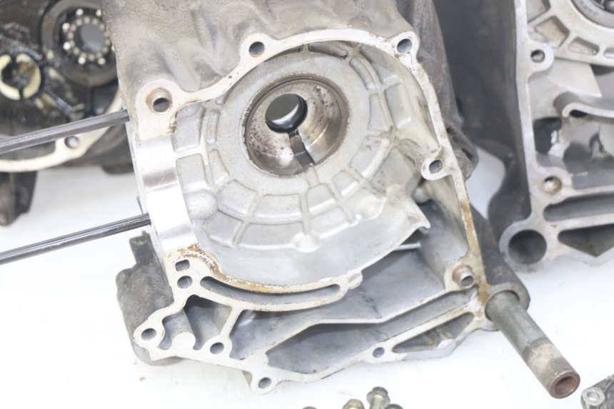 photo de CÁRTER DE MOTOR INFERIOR APRILIA SCARABEO 100 (2003 - 2012) - Perfil de la pieza de repuesto