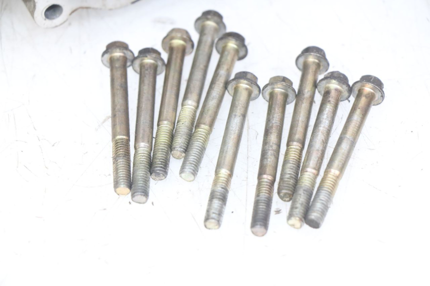 photo de CÁRTER DE MOTOR INFERIOR APRILIA SCARABEO 100 (2003 - 2012) - Detalle de la pieza