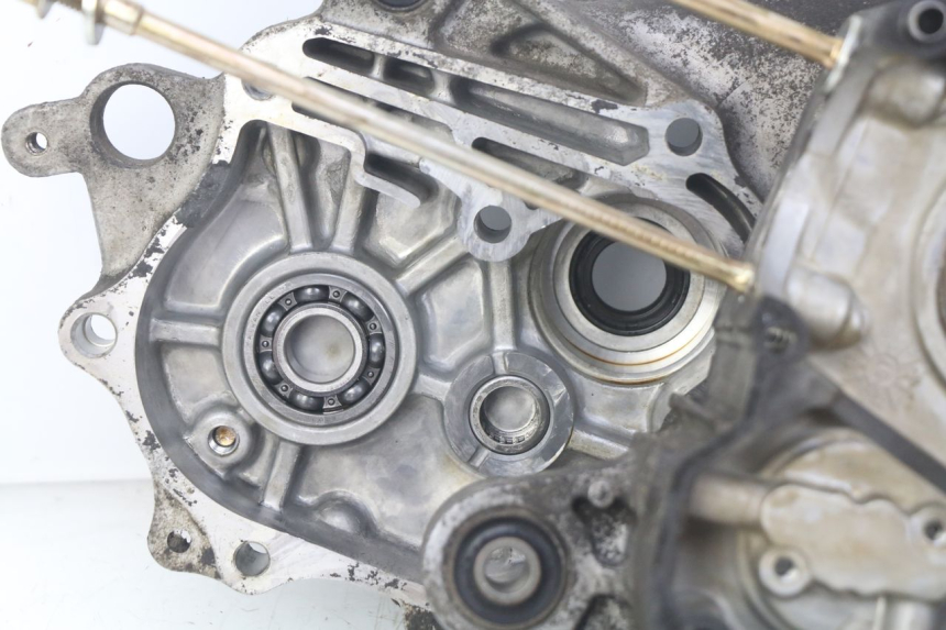 photo de CÁRTER DE MOTOR INFERIOR KYMCO SENTO 100 (2008 - 2013) - Ángulo de visión alternativo