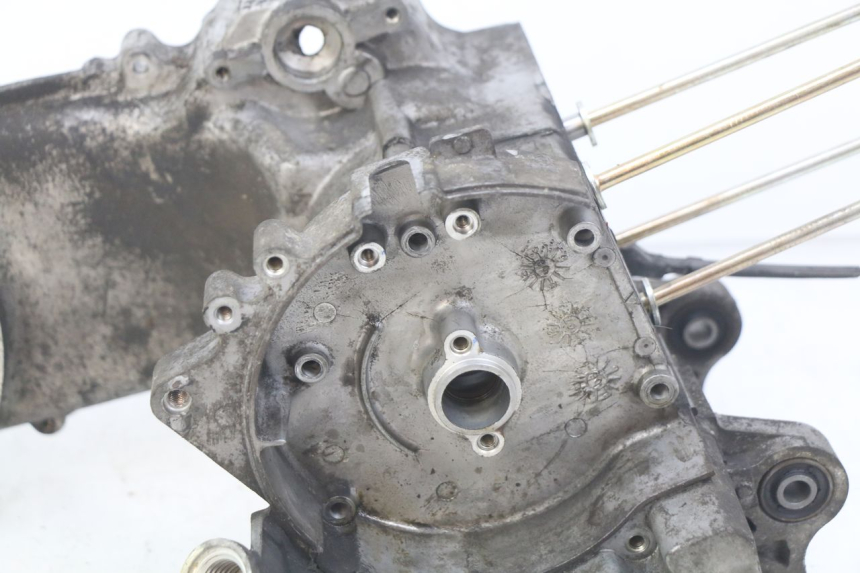 photo de CÁRTER DE MOTOR INFERIOR KYMCO SENTO 100 (2008 - 2013) - Primer plano técnico