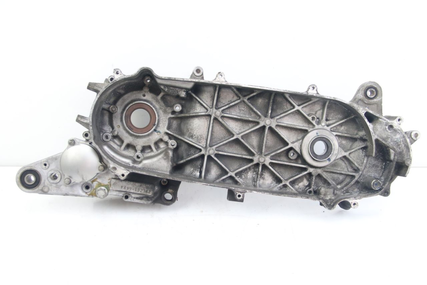 photo de CÁRTER DE MOTOR INFERIOR SUZUKI SIXTEEN 125 (2008 - 2010) - Detalle de la pieza