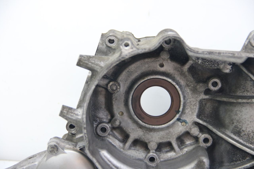 photo de CÁRTER DE MOTOR INFERIOR SUZUKI SIXTEEN 125 (2008 - 2010) - Enfoque en la estructura