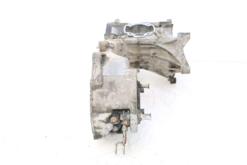 photo de CÁRTER DE MOTOR INFERIOR PEUGEOT SPEEDFIGHT LC 50 (1996 - 2002) - Primer plano técnico