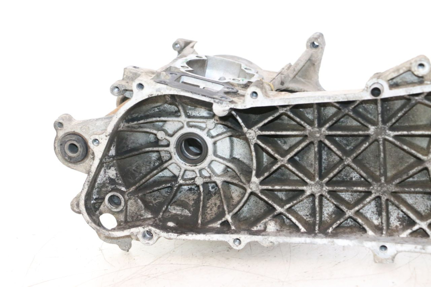photo de CÁRTER DE MOTOR INFERIOR PEUGEOT SPEEDFIGHT LC 50 (1996 - 2002) - Detalles de los puntos de fijación
