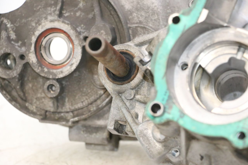 photo de CÁRTER DE MOTOR INFERIOR PEUGEOT SPEEDFIGHT LC 50 (1996 - 2002) - Perfil de la pieza de repuesto