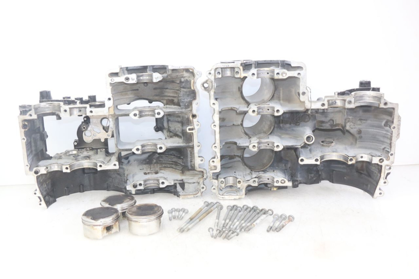 photo de CÁRTER DE MOTOR INFERIOR TRIUMPH SPRINT ST 955 (1999 - 2001) - Detalle de la pieza