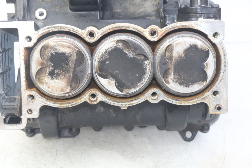 photo de CÁRTER DE MOTOR INFERIOR TRIUMPH SPRINT ST 955 (1999 - 2001) - Otra vista del artículo