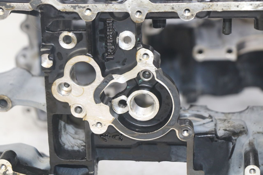 photo de CÁRTER DE MOTOR INFERIOR TRIUMPH SPRINT ST 955 (1999 - 2001) - Otra perspectiva