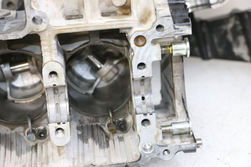 photo de CARTER SUZUKI GSR 750 (2011 - 2017) - Zoom sobre los componentes