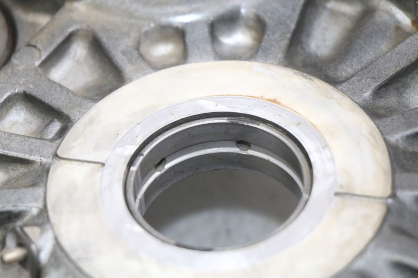 photo de CÁRTER DE MOTOR INFERIOR SUZUKI SV N 650 (1999 - 2002) - Zoom sobre los componentes