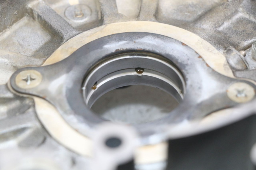 photo de CÁRTER DE MOTOR INFERIOR SUZUKI SV N 650 (1999 - 2002) - Inspección visual detallada