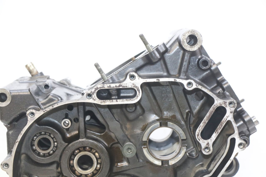 photo de CÁRTER DE MOTOR INFERIOR SUZUKI SV N 650 (1999 - 2002) - Primer plano técnico