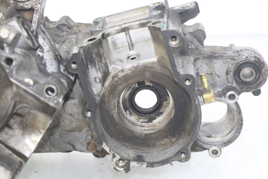 photo de CÁRTER DE MOTOR INFERIOR PEUGEOT SV 125 (1991 - 1994) - Otra vista del artículo