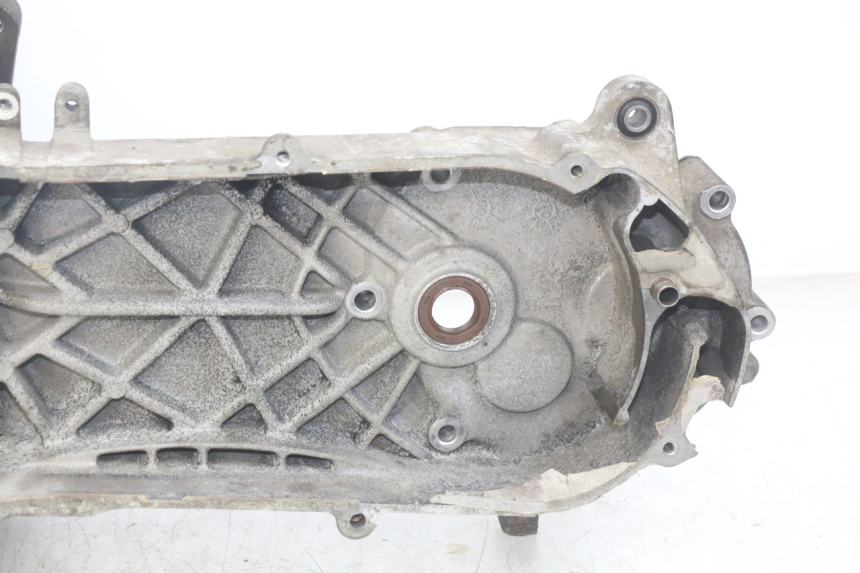 photo de CÁRTER DE MOTOR INFERIOR SYM SYMPHONY 125 (2009 - 2015) - Detalles de los puntos de fijación