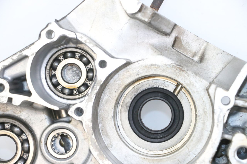 photo de CÁRTER DE MOTOR INFERIOR YAMAHA TDR DELTABOX 125 (1997 - 2003) - Zoom sobre los componentes