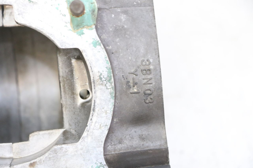 photo de CÁRTER DE MOTOR INFERIOR YAMAHA TDR DELTABOX 125 (1997 - 2003) - Otra perspectiva