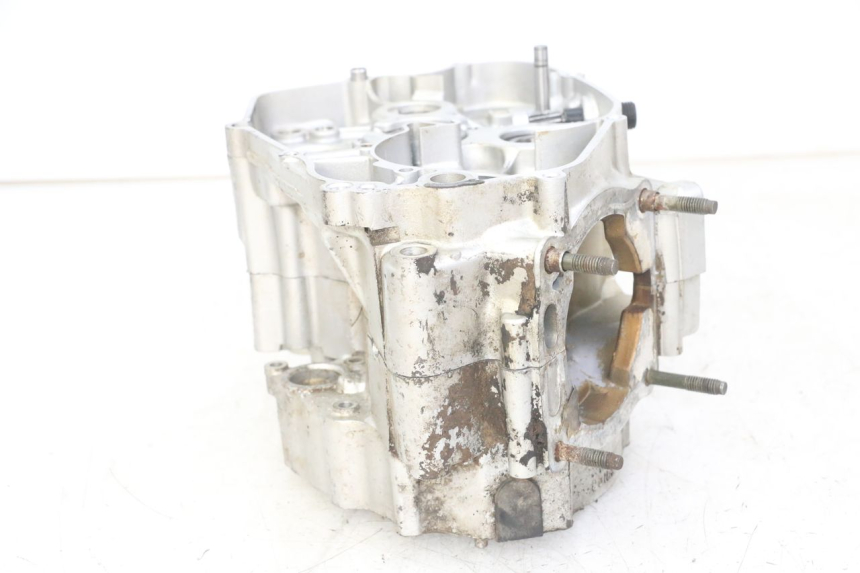 photo de CÁRTER DE MOTOR INFERIOR YAMAHA TDR DELTABOX 125 (1997 - 2003) - Primer plano técnico