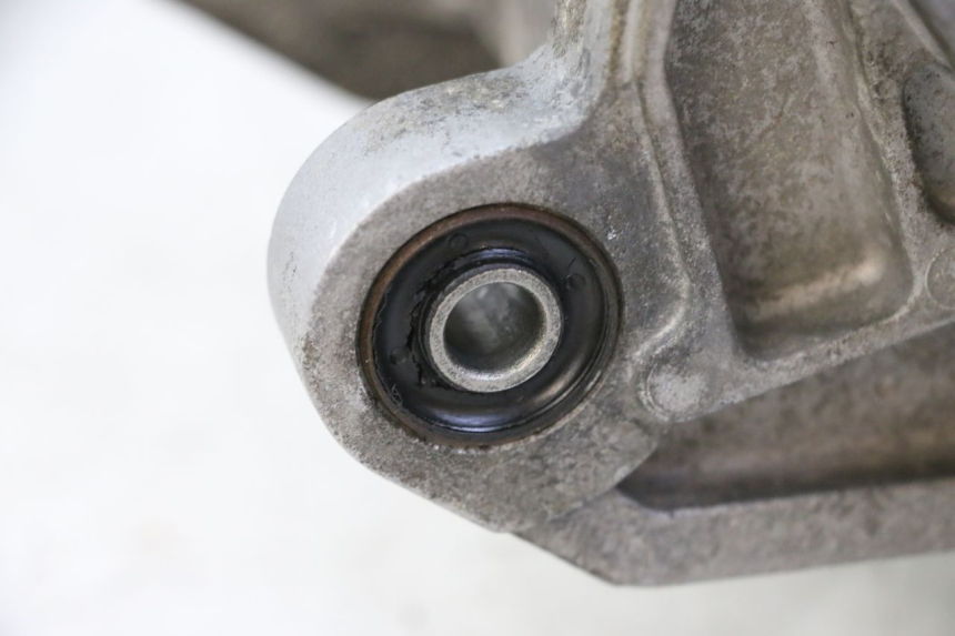 photo de CÁRTER DE MOTOR INFERIOR PEUGEOT TWEET 4T 50 (2018 - 2022) - Detalles de los puntos de fijación