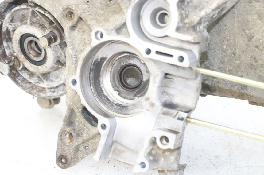 photo de CÁRTER DE MOTOR INFERIOR PIAGGIO TYPHOON 80 (1994 - 1997) - Zoom sobre los componentes