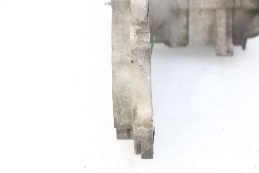 photo de CÁRTER DE MOTOR INFERIOR PEUGEOT V-CLIC VCLIC 50 (2007 - 2013) - Características distintivas