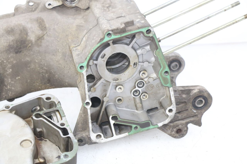 photo de CÁRTER DE MOTOR INFERIOR PEUGEOT V-CLIC VCLIC 50 (2007 - 2013) - Zoom calidad de ocasión