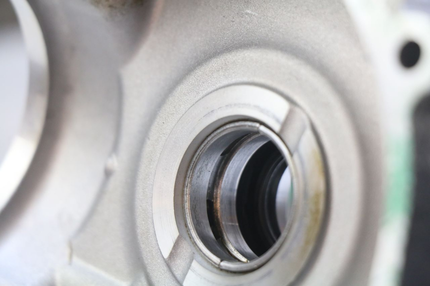 photo de CÁRTER DE MOTOR INFERIOR PIAGGIO VESPA GTS IGET ABS 125 (2017 - 2023) - Detalle de la pieza