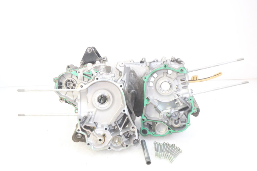 photo de CÁRTER DE MOTOR INFERIOR PIAGGIO VESPA GTS IGET ABS 125 (2017 - 2023) - Otra perspectiva