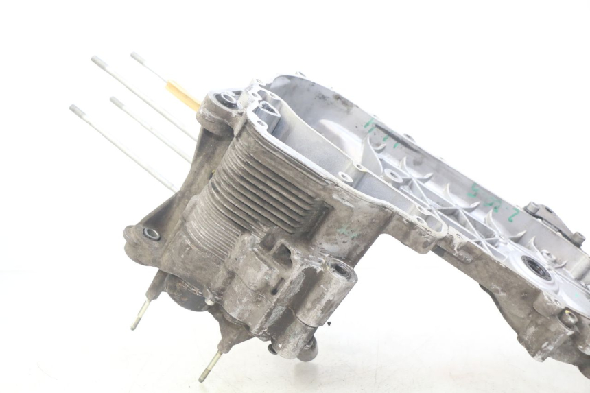 photo de CÁRTER DE MOTOR INFERIOR PIAGGIO VESPA GTS IGET ABS 125 (2017 - 2023) - Primer plano técnico