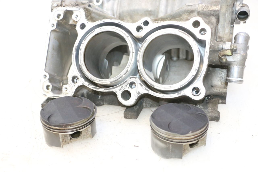 photo de CARTER HONDA VFR FI RC46 800 (1998 - 2001) - Detalles de los puntos de fijación