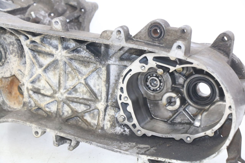 photo de CÁRTER DE MOTOR INFERIOR PEUGEOT VIVACITY NEW 2T 50 (2008 - 2017) - Características distintivas