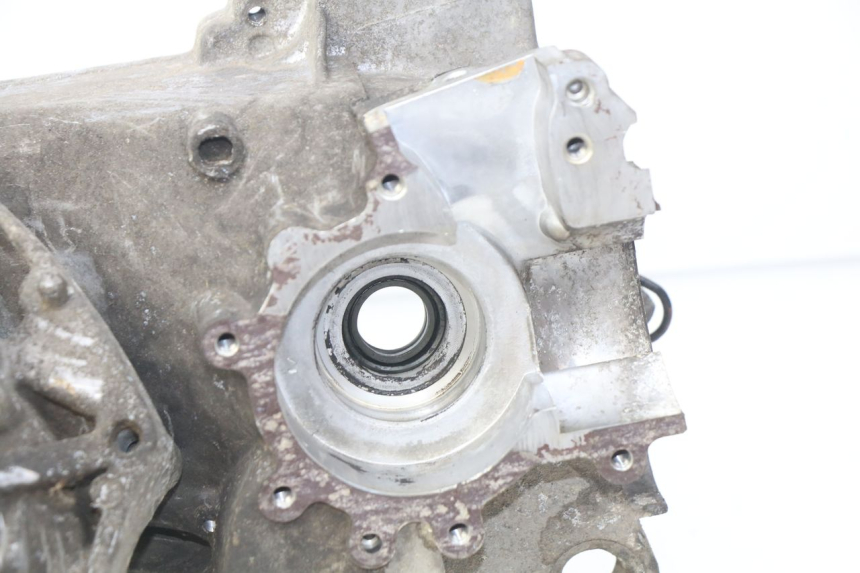 photo de CÁRTER DE MOTOR INFERIOR PEUGEOT VIVACITY NEW 2T 50 (2008 - 2017) - Inspección visual detallada