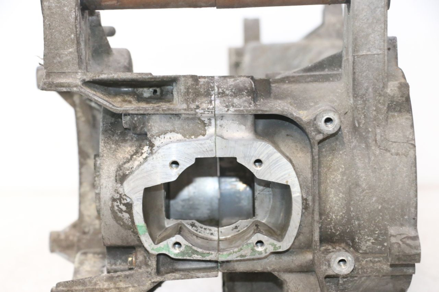 photo de CÁRTER DE MOTOR INFERIOR PEUGEOT VIVACITY NEW 2T 50 (2008 - 2017) - Detalle de la pieza
