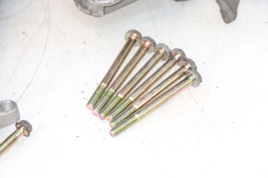 photo de CÁRTER DE MOTOR INFERIOR PEUGEOT VIVACITY NEW 2T 50 (2008 - 2017) - Detalles de los puntos de fijación