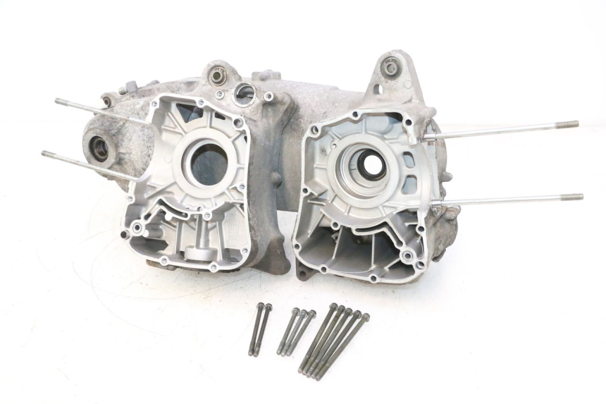 photo de CÁRTER DE MOTOR INFERIOR YAMAHA XMAX X-MAX 125 (2006 - 2009) - Detalle de la pieza
