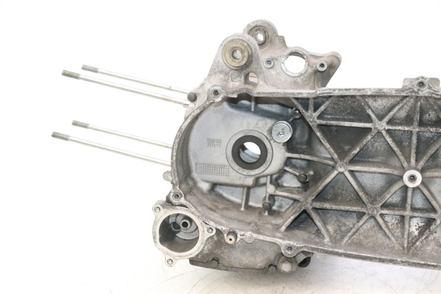 photo de CÁRTER DE MOTOR INFERIOR YAMAHA XMAX X-MAX 125 (2006 - 2009) - Características distintivas