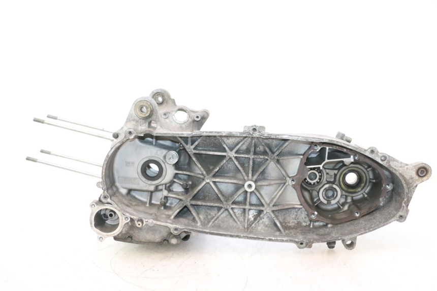 photo de CÁRTER DE MOTOR INFERIOR YAMAHA XMAX X-MAX 125 (2006 - 2009) - Primer plano de alta resolución