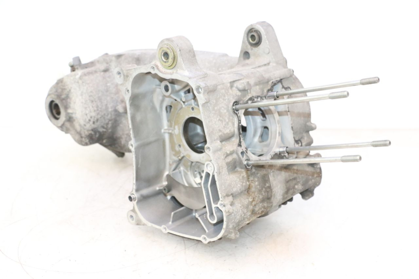 photo de CÁRTER DE MOTOR INFERIOR YAMAHA XMAX X-MAX 125 (2006 - 2009) - Inspección visual detallada