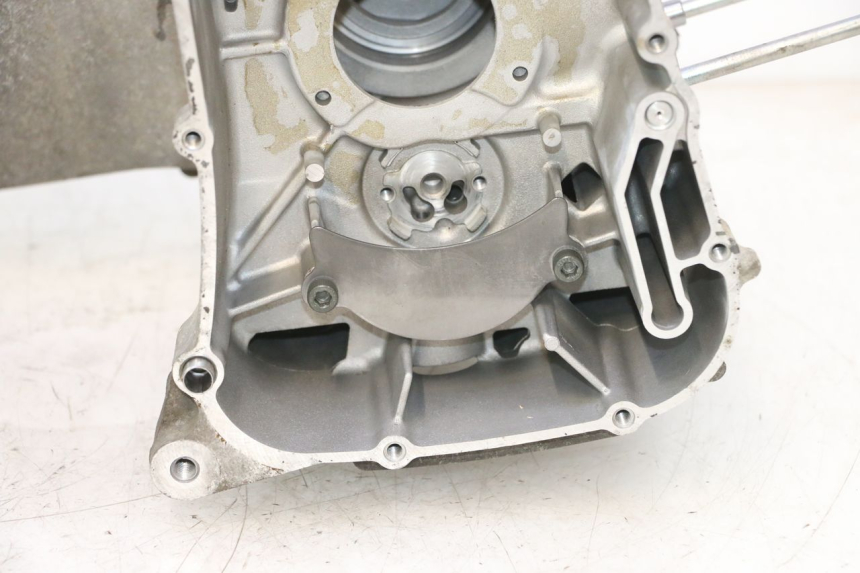 photo de CÁRTER DE MOTOR INFERIOR YAMAHA XMAX X-MAX 125 (2006 - 2009) - Ángulo de visión alternativo