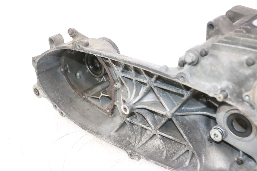 photo de CÁRTER DE MOTOR INFERIOR YAMAHA XMAX X-MAX 125 (2006 - 2009) - Zoom estado de uso
