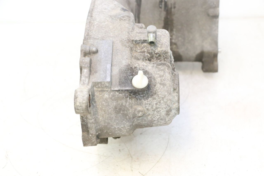 photo de CÁRTER DE MOTOR INFERIOR YAMAHA XMAX X-MAX 125 (2006 - 2009) - Detalles de los puntos de fijación
