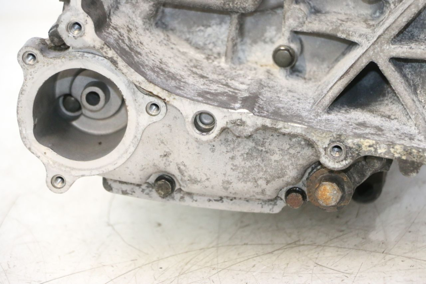 photo de CÁRTER DE MOTOR INFERIOR YAMAHA XMAX X-MAX 125 (2006 - 2009) - Primer plano de alta resolución