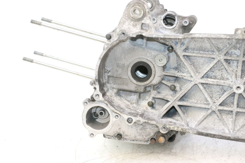 photo de CÁRTER DE MOTOR INFERIOR YAMAHA XMAX X-MAX 125 (2006 - 2009) - Foto de producto adicional