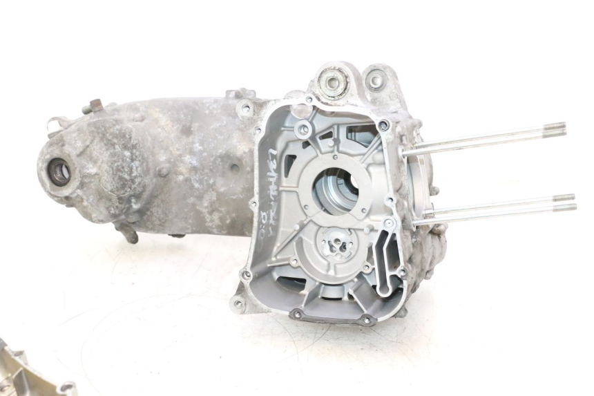 photo de CÁRTER DE MOTOR INFERIOR YAMAHA XMAX X-MAX 125 (2006 - 2009) - Detalle de la pieza