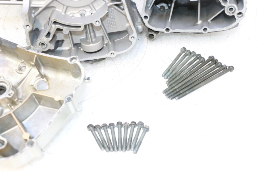 photo de CÁRTER DE MOTOR INFERIOR YAMAHA XMAX X-MAX 125 (2006 - 2009) - Zoom estado de uso