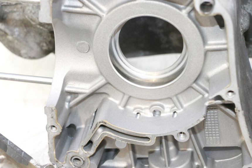 photo de CÁRTER DE MOTOR INFERIOR YAMAHA XMAX X-MAX 125 (2006 - 2009) - Otra perspectiva