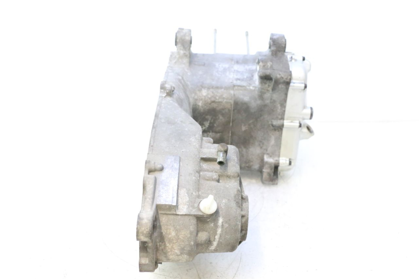 photo de CÁRTER DE MOTOR INFERIOR YAMAHA XMAX X-MAX 125 (2006 - 2009) - Otra perspectiva