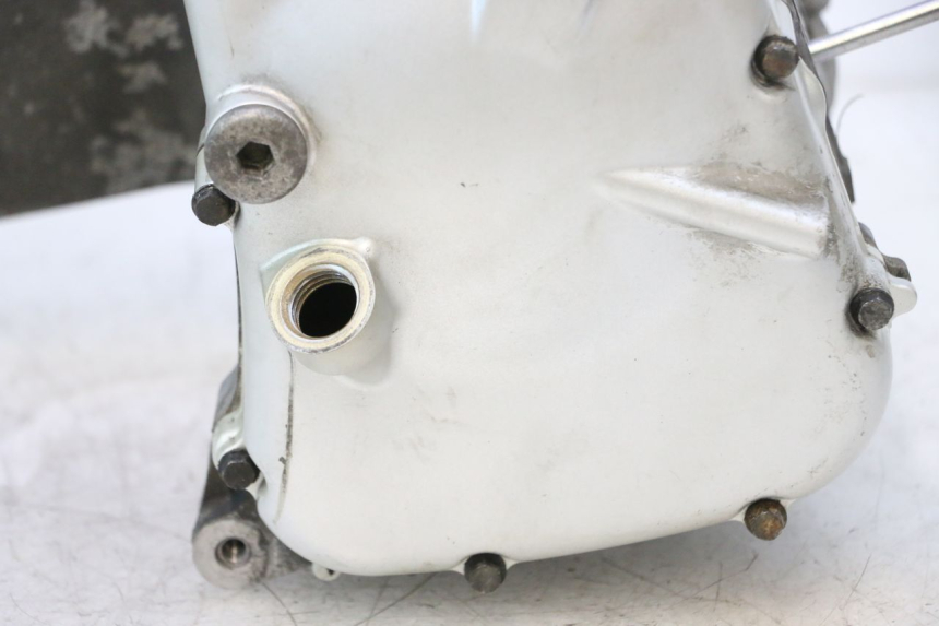 photo de CÁRTER DE MOTOR INFERIOR YAMAHA XMAX X-MAX 125 (2006 - 2009) - Detalles de los puntos de fijación